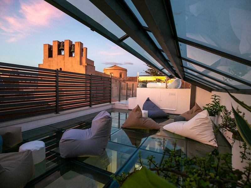 Azzoli Apartments & Skypool 16