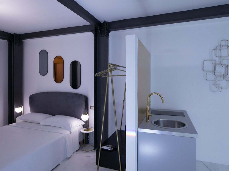 Azzoli Apartments & Skypool 25