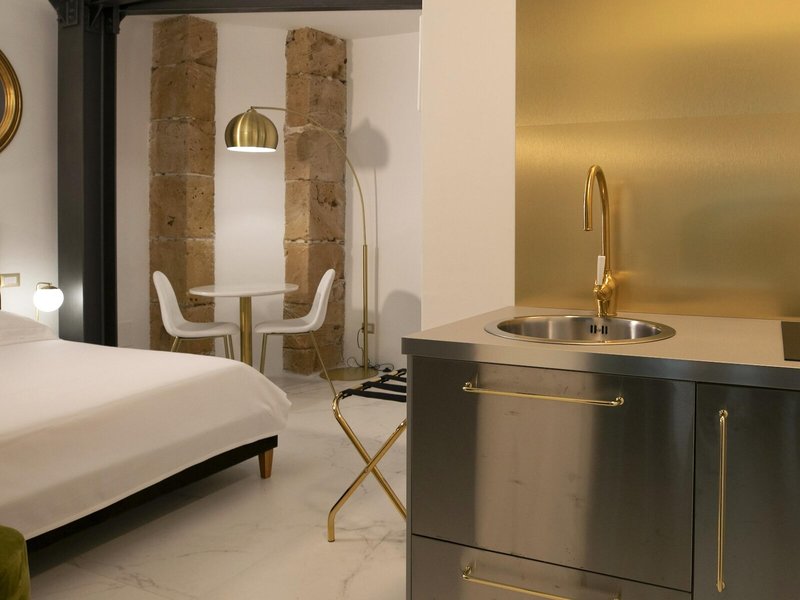 Azzoli Apartments & Skypool 30