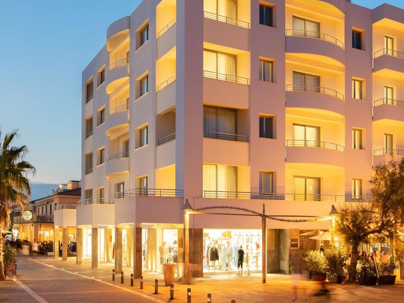 Palace Lido Hotel & Suites 1