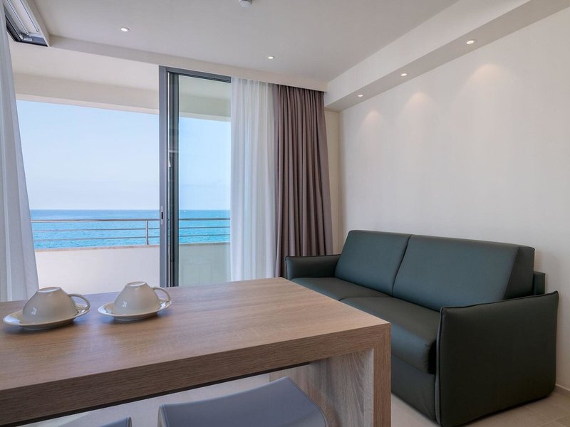 Palace Lido Hotel & Suites 29