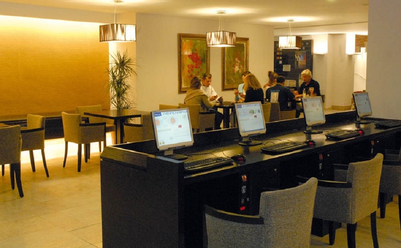 Beach Club Font de Sa Cala 13