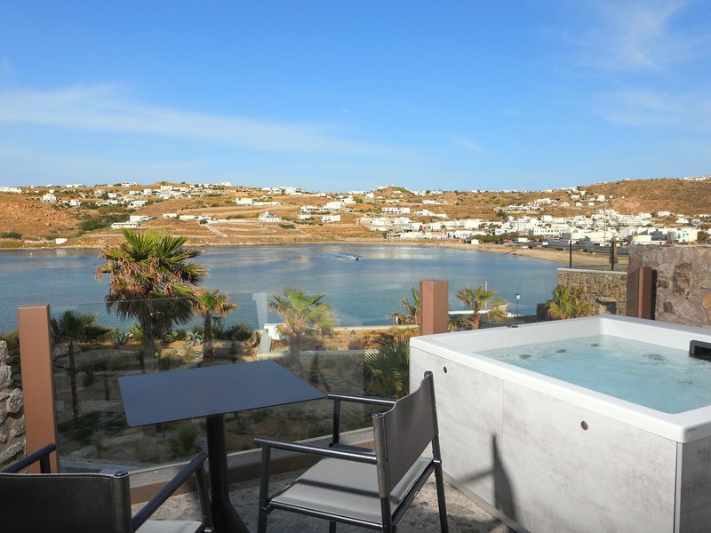 Aeonic Suites & Spa Mykonos 4
