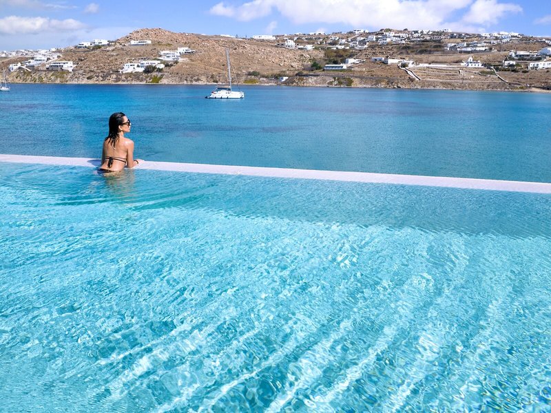 Aeonic Suites & Spa Mykonos 9