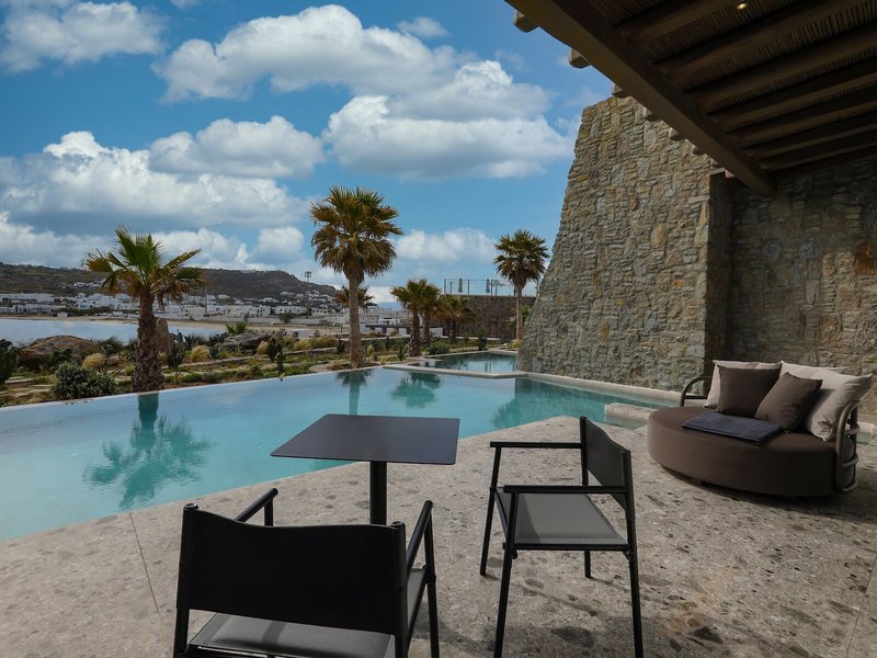 Aeonic Suites & Spa Mykonos 14