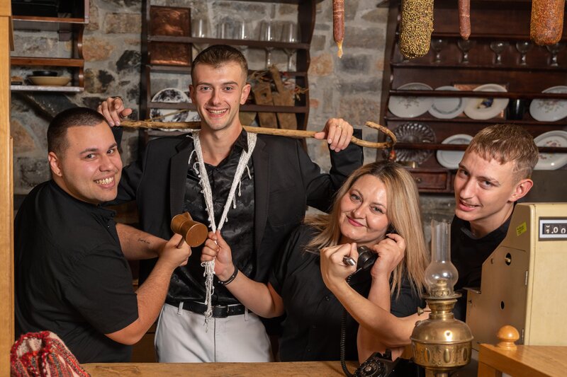 Royal & Imperial Belvedere 12