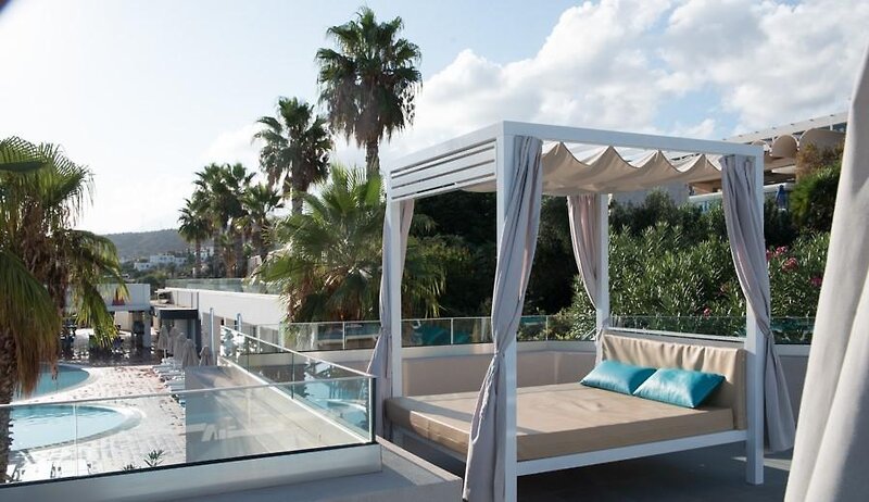 Royal & Imperial Belvedere 17