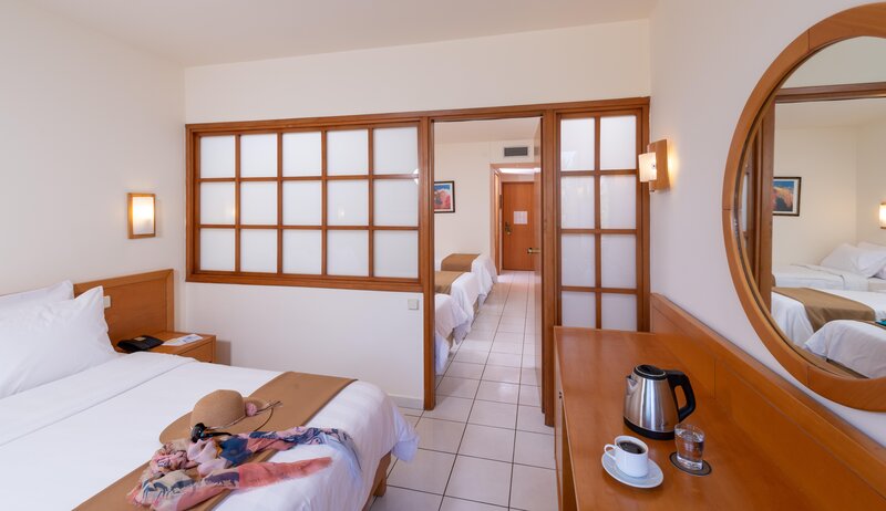 Royal & Imperial Belvedere 22