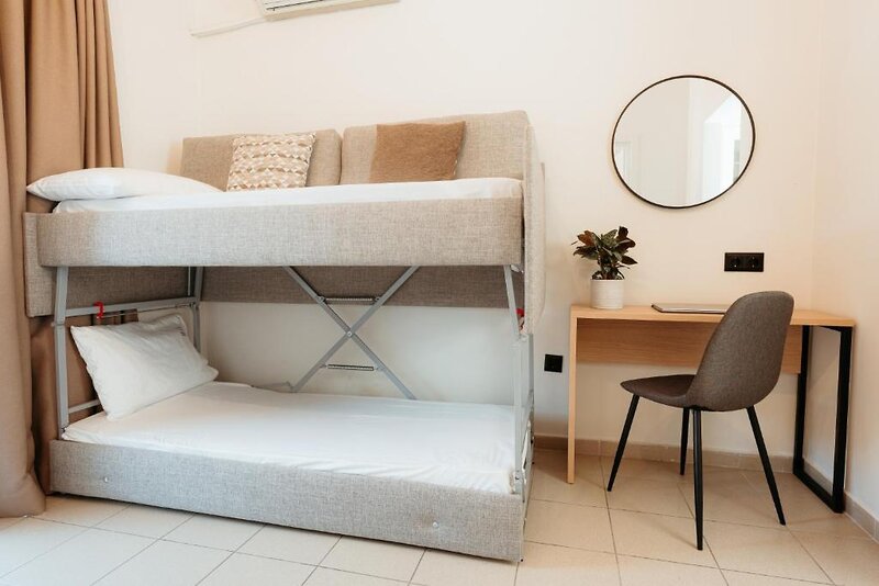 Aqua Beachfront Elegant Hotel by Ammos Hotels & Villas 3
