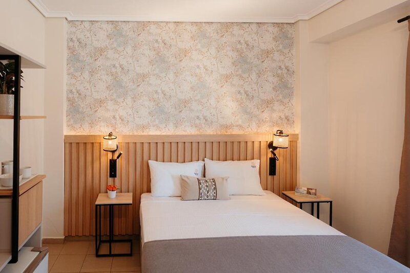 Aqua Beachfront Elegant Hotel by Ammos Hotels & Villas 4