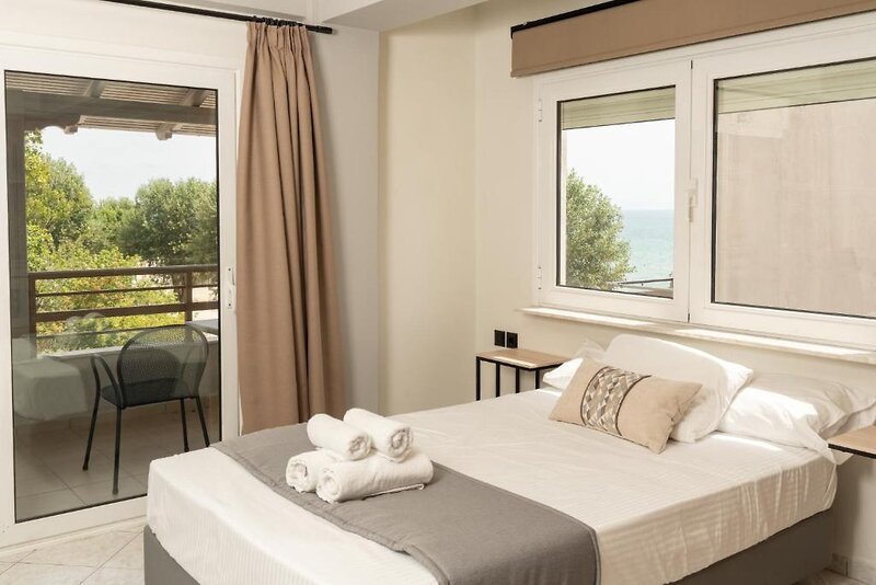 Aqua Beachfront Elegant Hotel by Ammos Hotels & Villas 21