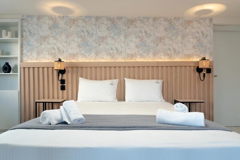 Aqua Beachfront Elegant Hotel by Ammos Hotels & Villas 22