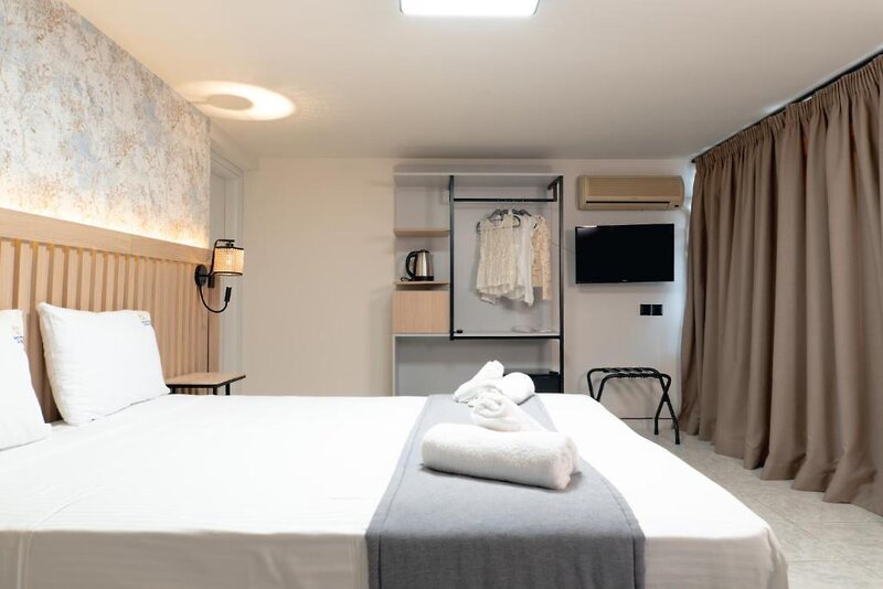 Aqua Beachfront Elegant Hotel by Ammos Hotels & Villas 24