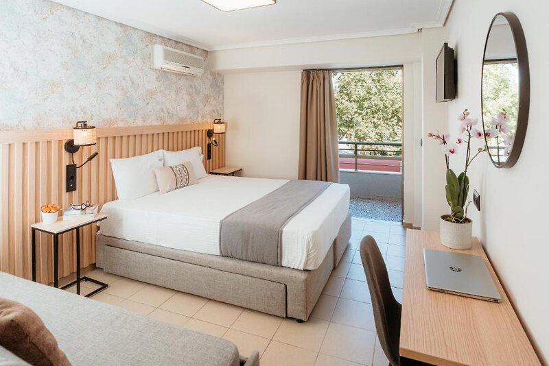 Aqua Beachfront Elegant Hotel by Ammos Hotels & Villas 28