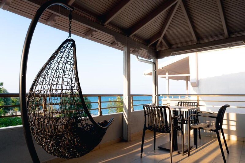 Aqua Beachfront Elegant Hotel by Ammos Hotels & Villas 35