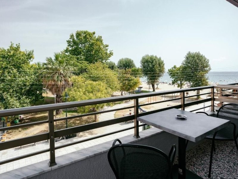 Aqua Beachfront Elegant Hotel