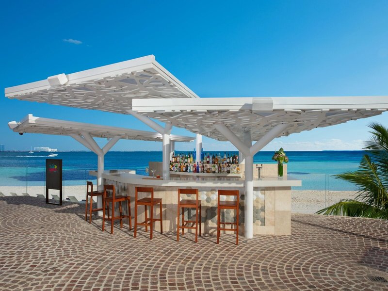 Breathless Cancun Soul Resort & Spa 12