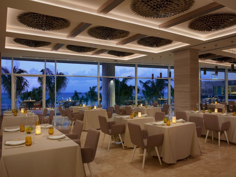 Breathless Cancun Soul Resort & Spa 15