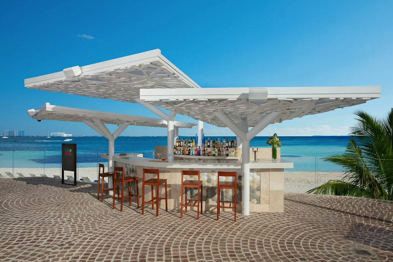 Breathless Cancun Soul Resort & Spa 12