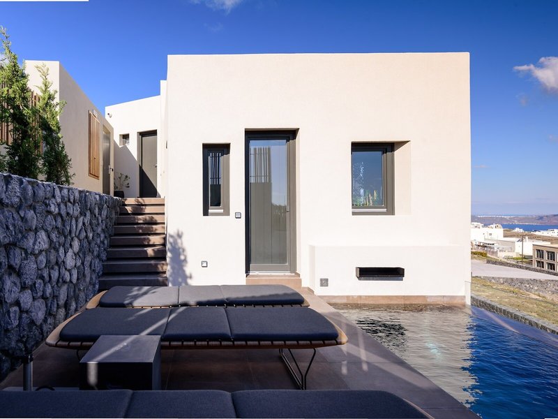Apikia Santorini 19
