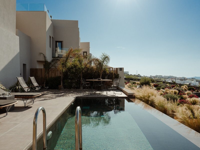 Apikia Santorini 22