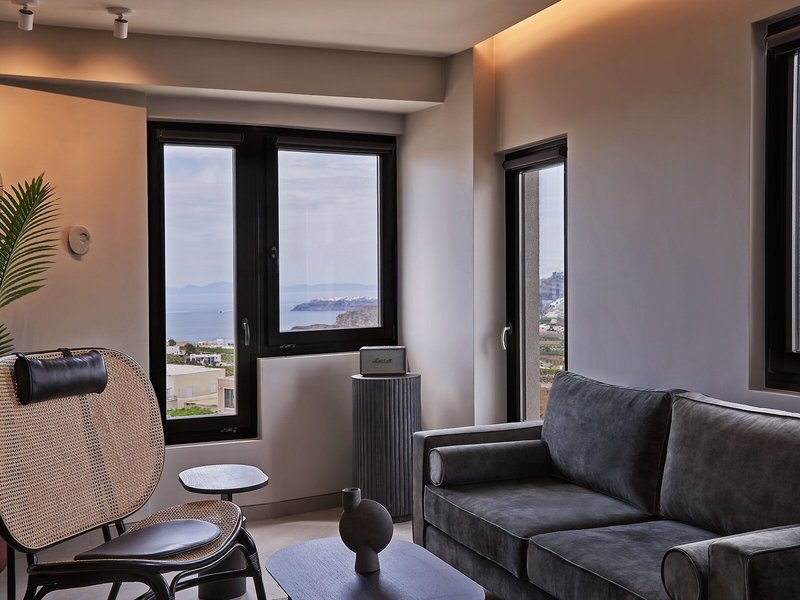 Apikia Santorini 47