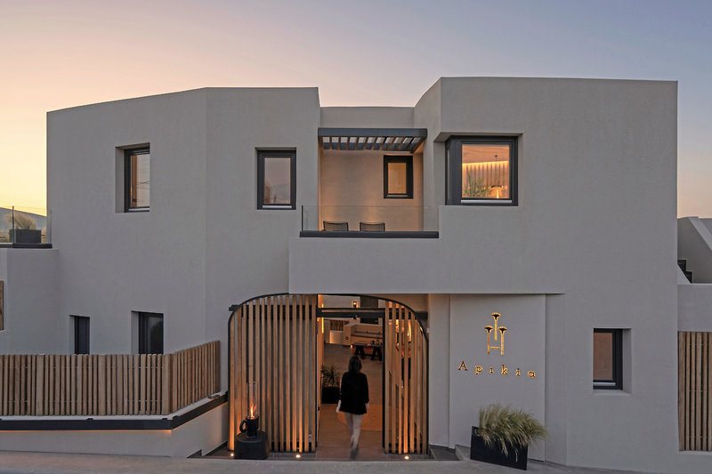 Apikia Santorini Suites 2