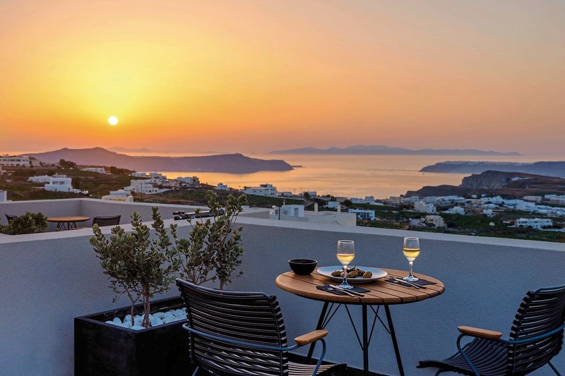 Apikia Santorini Suites 6