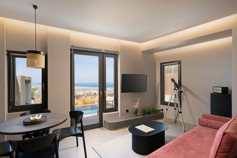 Apikia Santorini Suites 11