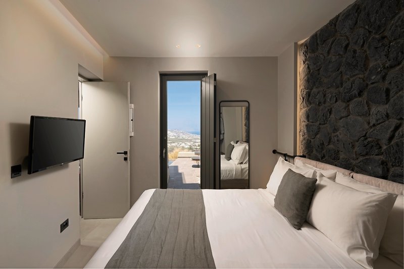 Apikia Santorini Suites 12