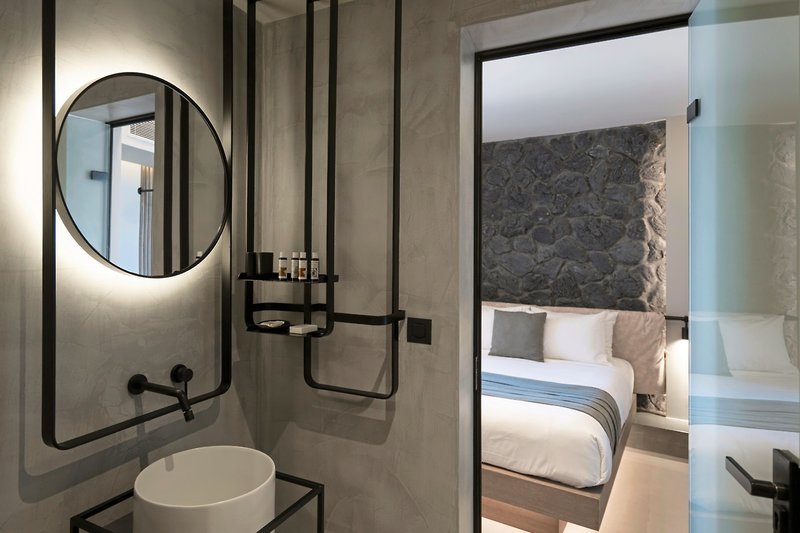 Apikia Santorini Suites 14