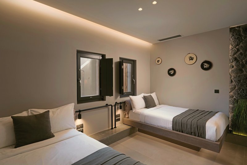 Apikia Santorini Suites 17