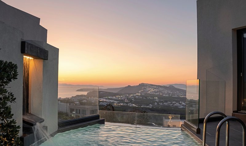 Apikia Santorini Suites 21