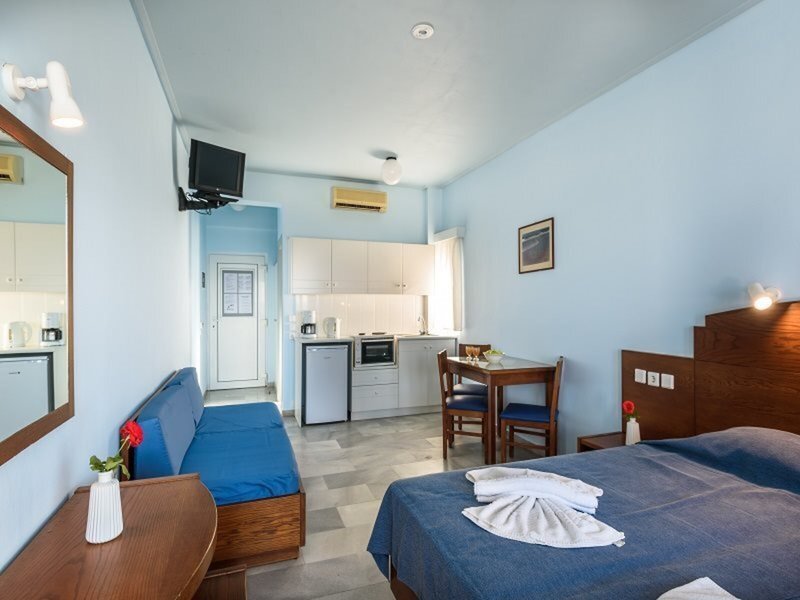 Kostakis Beach Apartments 12