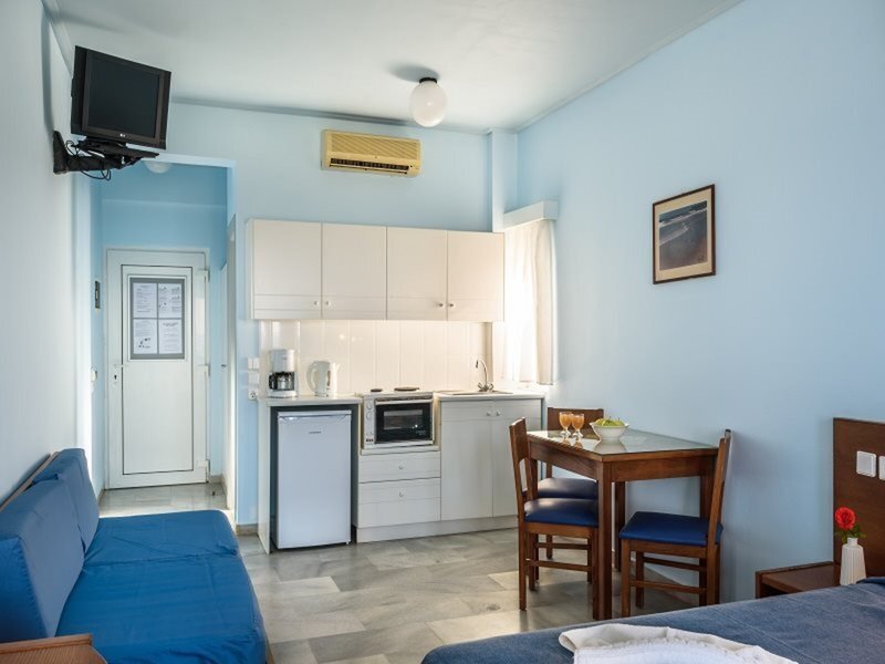 Kostakis Beach Apartments 14