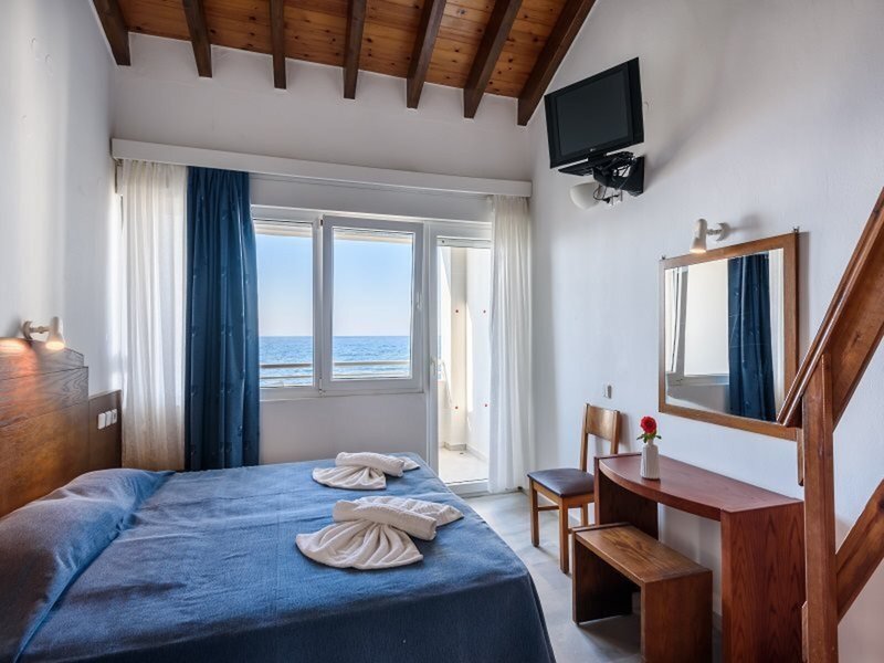 Kostakis Beach Apartments 15