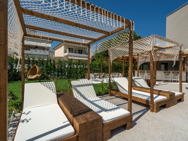 Mirablue Luxury Residences 16