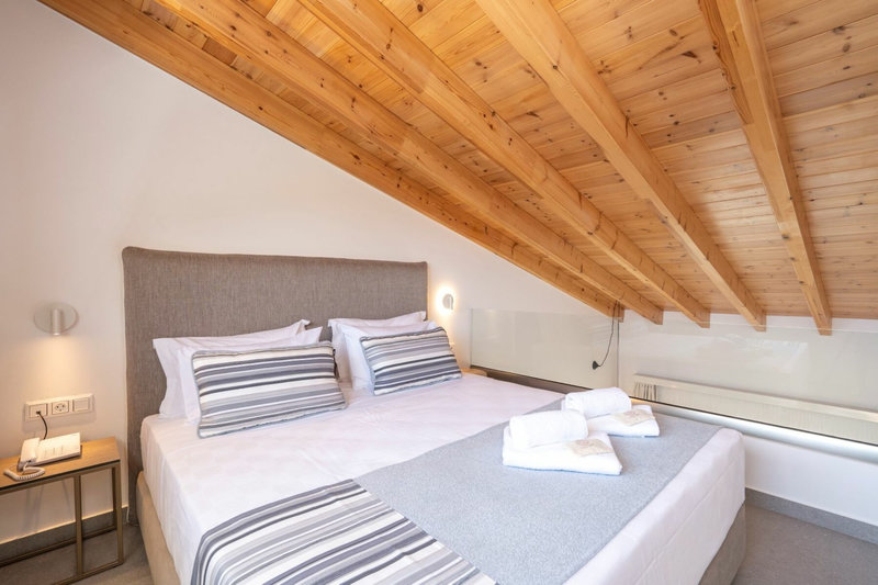 Mirablue Luxury Residences 6