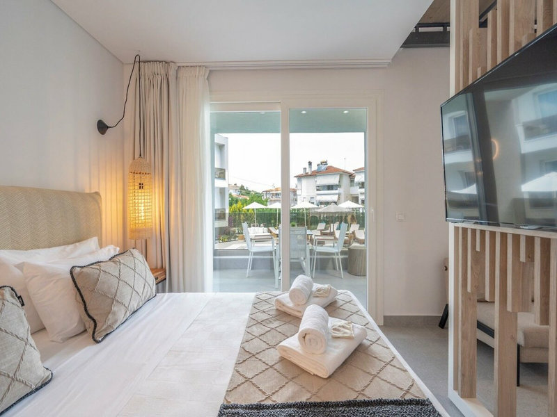 Mirablue Luxury Residences 12