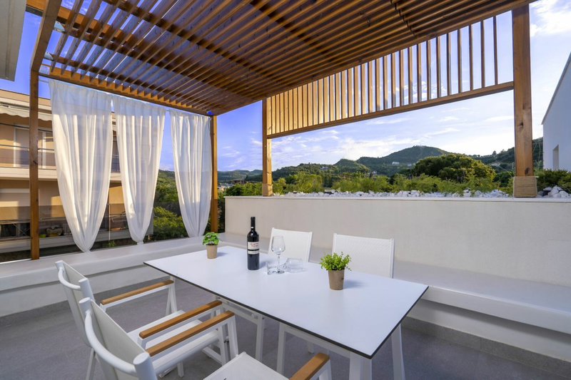 Mirablue Luxury Residences 14