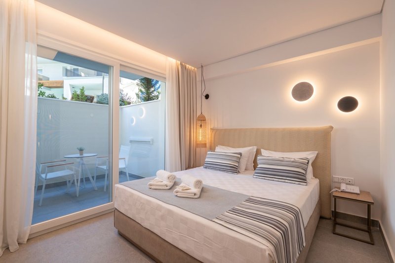 Mirablue Luxury Residences 8