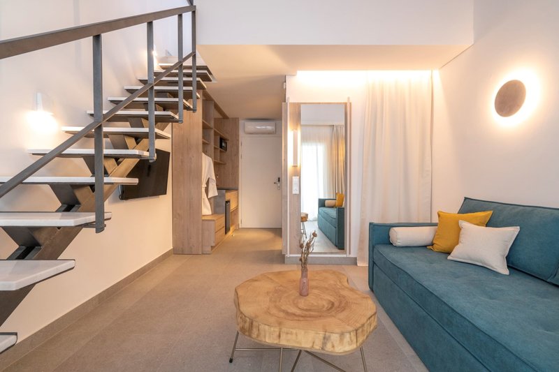 Mirablue Luxury Residences 14