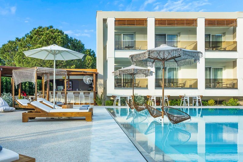 Mirablue Luxury Residences 4
