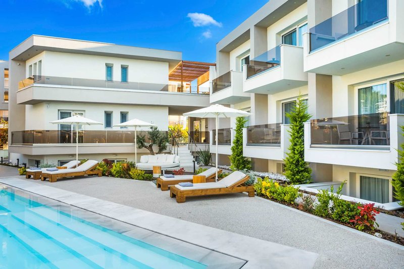 Mirablue Luxury Residences 7
