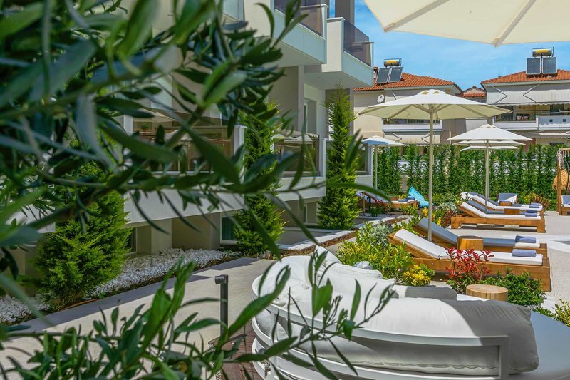 Mirablue Luxury Residences 13