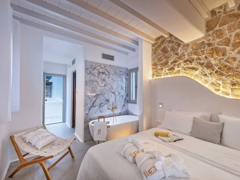 Legendary Suites 4