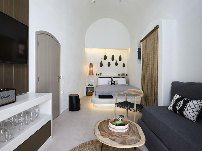 Floria Suites Santorini 25