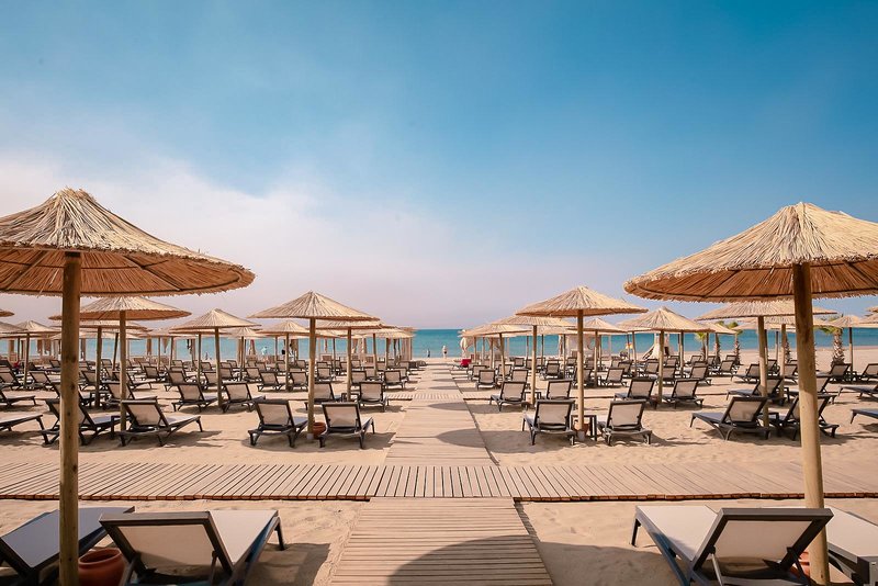 Liu Resorts 25