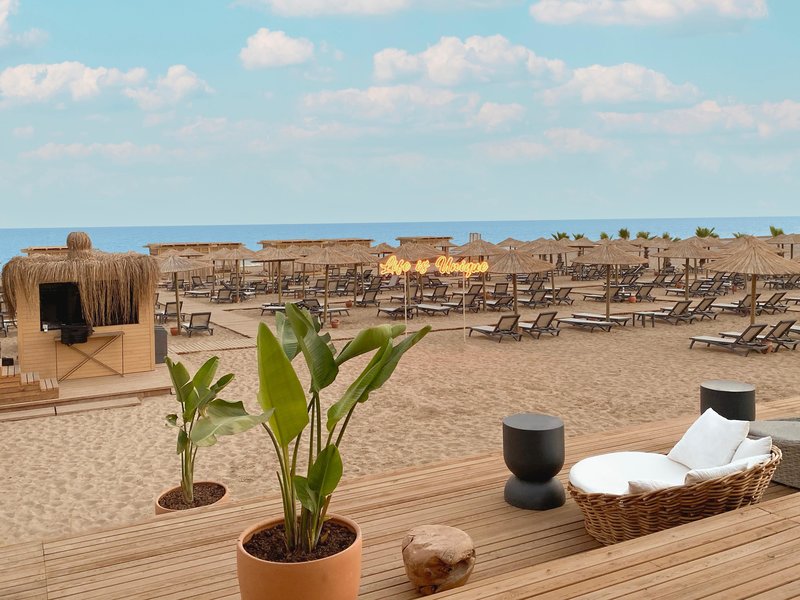 Liu Resorts 109