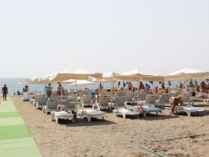 Liu Resorts 2 - Beach